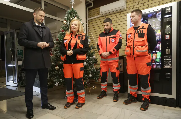 Osijek, 31. 12. 2025., Zavod za hitnu medicinu, Ivan Radić; Silavana Sabo; obilazak, umirovljenici, zabava, doček 2026, Nova godina Nova 2026, dežurne službeSNIMIO BRUNO JOBST