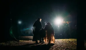 VINKOVCIKulturni centar Vinkovci i ove godine donosi ambijentalnu predstavu "Emanuel" - kako ističu, najveći ambijentalno-scenski prikaz Isusova rođenja u srcu Slavonije.najava za 2026.