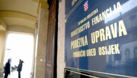 snimio Davor KIBEL,Osijek, 24.01.2014. upanijska 4, porezna uprava