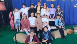 ORAHOVICA - SIJEČANJ 2026. - Ekipa Hlapića nakon velikog veselja poslije nastupa na Dan &scaron;koleSNIMIO: VLADIMIR GRGURIĆ