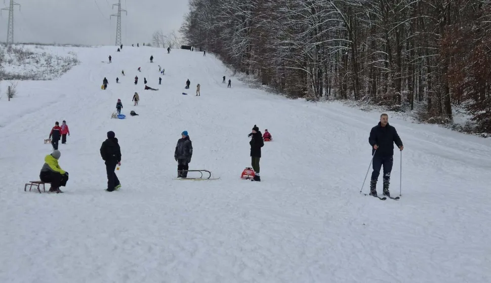 Snijeg čekali godinama, i dočekali: Radi skijali&scaron;te Cerovi - zoljanski Kronplatz