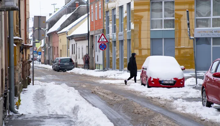 Osijek, 07. 12. 2025., Slobodnjacisnijeg; ulice; či&scaron;ćenje; Pejačevićeva