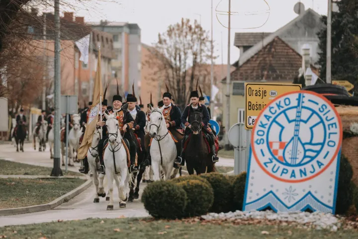 &Scaron;okačko sijelo Županja - grbustupljena fotografija