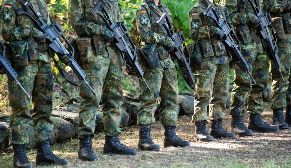 FILED - 24 July 2019, Lower Saxony, Celle: Soldiers stand during the visit of the then German Defense Minister Kramp-Karrenbauer, the Sergeant/NCO Candidate Battalion 2 during an exercise with G36 rifles. To deter Russia, Germany plans to keep 35,000 soldiers on very high readiness in the future. The point is to back up NATO's new defense plans with concrete forces, Defense Minister Pistorius said Thursday on the sidelines of a NATO meeting in Brussels. Photo: Christophe Gateau/dpa Photo: Christophe Gateau/DPA