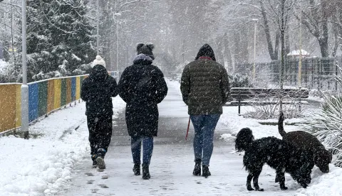 Osijek, 04. 01. 2026., foto&scaron;etnja, zima, hladno vrijeme, snijeg, &scaron;etnja pasaSNIMIO BRUNO JOBST