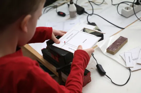 Osijek, 08. 01. 2026., Tvrđa, Dom tehnike, zimske radionice, djeca, Sam svoj majstor - radionicaSNIMIO BRUNO JOBST