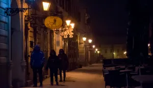 OSIJEK- 10.01.2021., Trg Svetog Trojstva, prvi ovogodi&scaron;nji snijeg zabijelio Tvrđu, slobodnjak, noćne fotografije.Foto: Andrea Ilakovac