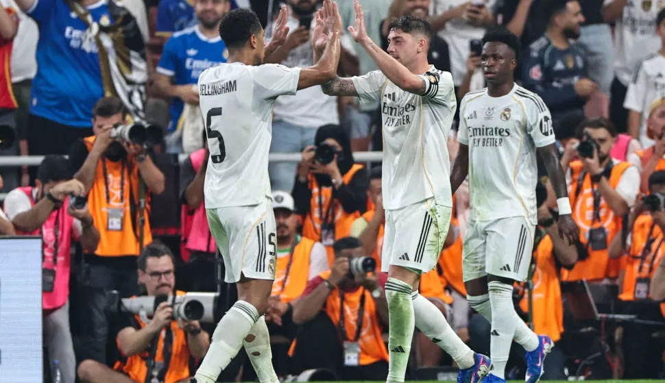 Atletico Madrid's celebrate their team's second goal during the Spanish Supercup semi-final football match between Atletico Madrid and Real Madrid at King Abdullah Sports City?in Jeddah on January 8, 2026. (Photo by Fadel SENNA/AFP)