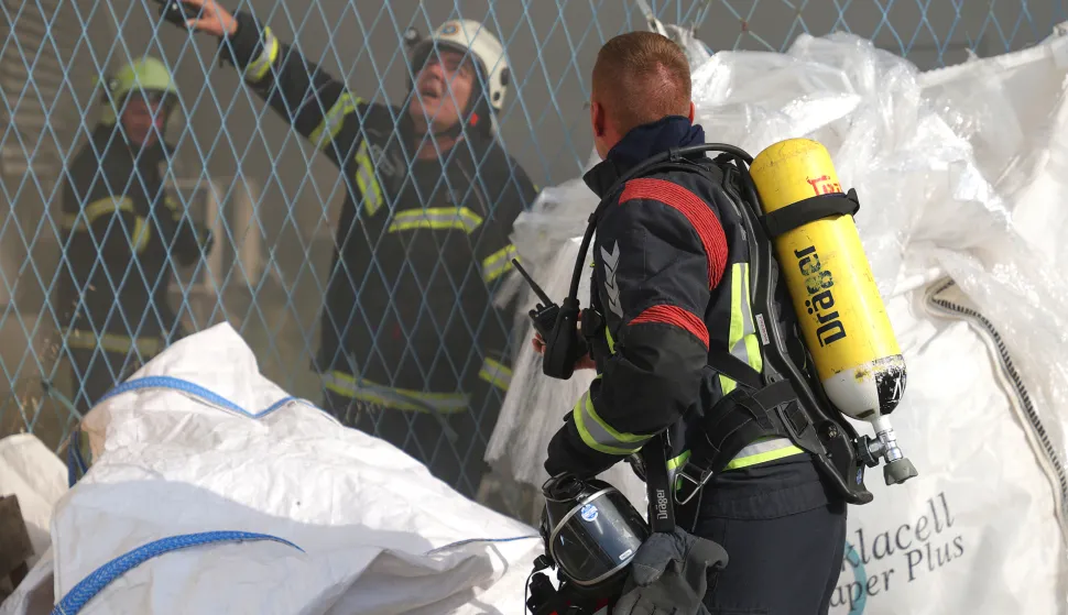 Osijek, 07. 08. 2025., Ulica sv. Leopolda Mandića, Arriva, požar, vatrogasci SNIMIO BRUNO JOBST