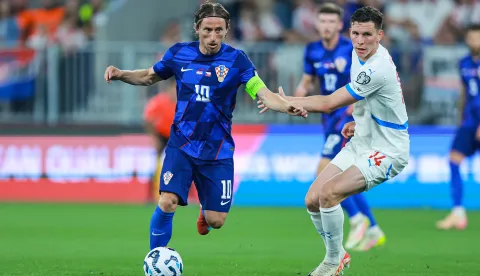 09.06.2025., Opus Arena, Osijek - Kvalifikacije za FIFA Svjetsko nogometno prvenstvo 2026., skupina L, Hrvatska - Ceska. Luka Modric, Lukas Provod Photo: Davor Javorovic/PIXSELL