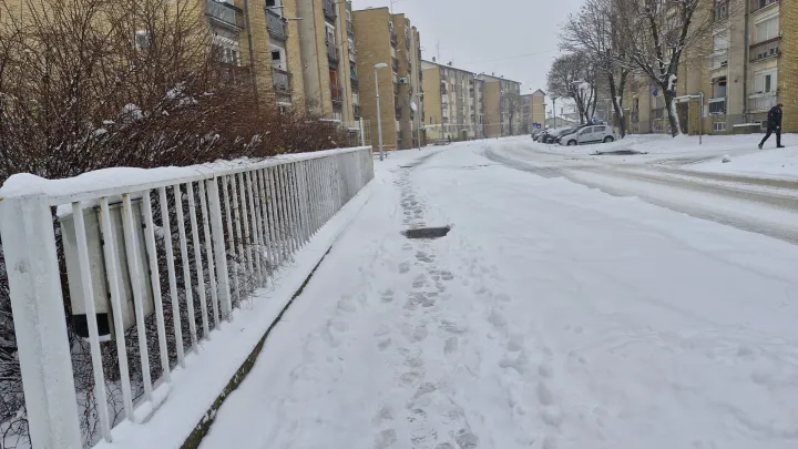 Apel: Građani, čistite snijeg pred kućama!