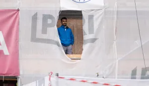 osijek, 15, 10, 2025, Trg A. Starčevićaslobodnjaci; strani radnik; skela; radovi; radnik; rad; građevinski radovi