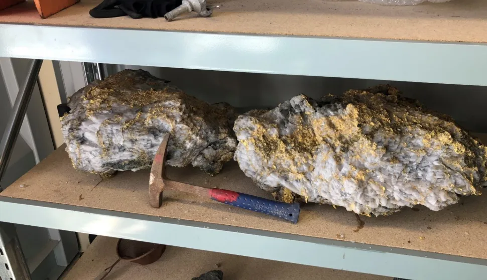 epa07010061 An undated handout photo made available by CNW Group/RNC Minerals on 09 September 2018 shows gold encrusted rocks which were recovered from the Beta Hunt mine in Kambalda East, Australia (issued 10 September 2018). According to the Canadian miner company RNC Minerals, the largest specimen which weighs 95 kilograms was found containing more than 2,400 ounces of gold and another one of 63 kilograms containing an estimated 1,620 ounces. EPA/RNC Minerals/HANDOUT HANDOUT EDITORIAL USE ONLY/NO SALES