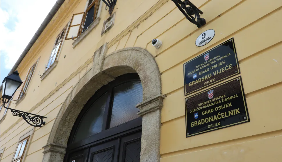 Osijek, 24. 05. 2024, Tvrdja, Kuhaceva 9, zgrada gradskog poglavarstva grada Osijeka. Slobodnjak, ilustracija.snimio GOJKO MITIĆ