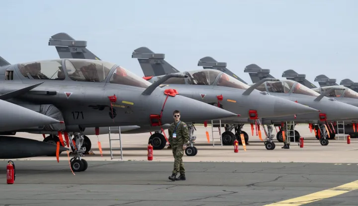 10.05.2025., Velika Gorica - Pod pokroviteljstvom Vlade Republike Hrvatske Grad Velika Gorica organizirao je dogadjanje AIRVG2025 - Zrakoplovni dan u Velikoj Gorici, zrakoplovnu priredbu koja je uz suorganizaciju Medjunarodne zracne luke Zagreb te potporu Ministarstva obrane Republike Hrvatske - Hrvatskog ratnog zrakoplovstva, odrzana na Zracnoj luci Franjo Tudjman na prostoru tzv. starog terminala. Dassault Rafale. Photo: Davor Puklavec/PIXSELL