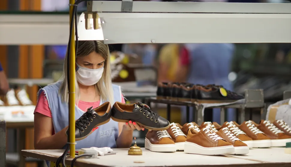 12.05.2020., Tvornica obuce "Bema", Banja Luka (BiH) &ndash; Tvornica obuce "Bema" iz Banja Luke poklonit ce bijele cipele Melaniji Trump, supruzi americkog predsjednika Donalda Trumpa, kao znak podrske za ostanak u Bijeloj kuci, rekao je tehnicki direktor Marinko Umicevic. rPhoto: Dejan Rakita/PIXSELL