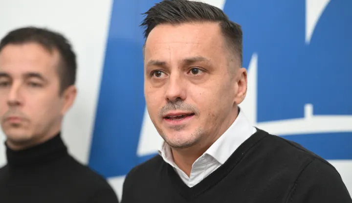 Split- 13.01.2026. Saborski zastupnik Mosta, Ante Kujundžić održao konferenciju za novinare. foto HINA/ Mario STRMOTIĆ/ms 