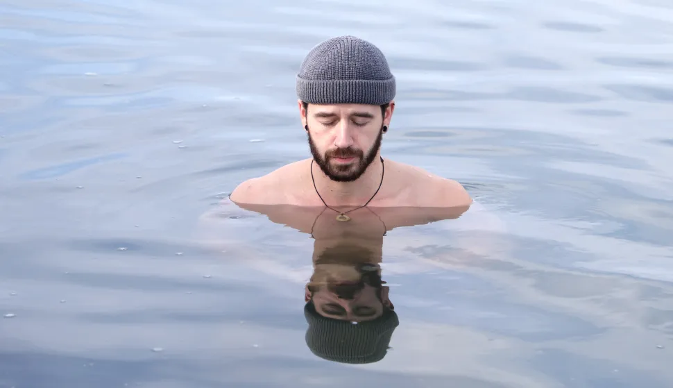 Svestrani Donjograđanin, breakdancer, baletan i mačkoljubac već treću godinu zaredom svaki dan se kupa u Dravi