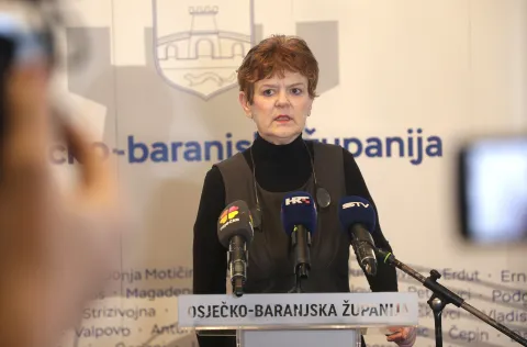 Osijek, 14. 01. 2026., Trg A. Starčevića, Ugovor o zgradi Centra za kontrolu komaraca, potpisivanje Ugovora, NZJZ, Presing d.o.o., Dubravka Vuković - NZJZSNIMIO BRUNO JOBST