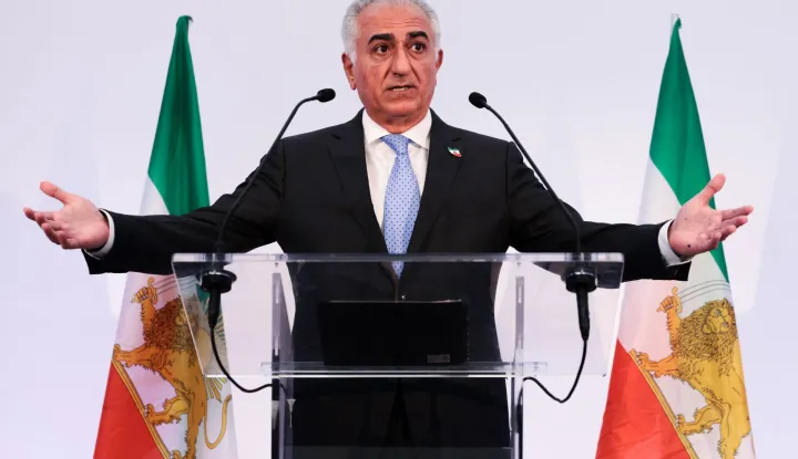 (FILES) Iranian opposition leader and son of the last shah of Iran Mohammad Reza Pahlavi, Reza Pahlavi holds a press conference in Paris on June 23, 2025. The son of the shah of Iran ousted by the 1979 Islamic Revolution, US-based Reza Pahlavi, who had called for major protests on January 8, 2026, meanwhile urged a new show of force in the streets on Januray 9. Iranians staged their biggest protests yet of an almost two week movement sparked by anger over the rising cost of living, chanting slogans including "death to the dictator" and setting fire to official buildings, videos showed. . (Photo by JOEL SAGET/AFP)
