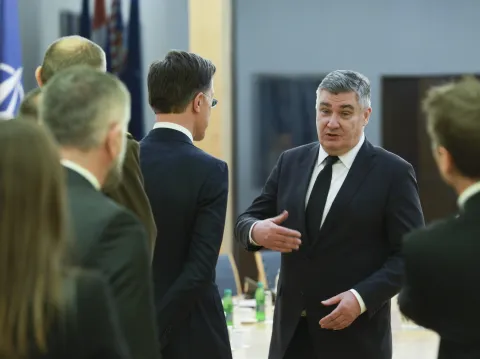 Zagreb, 12.01.2026. - Predsjednik Republike Zoran Milanović sastao se s glavnim tajnikom NATO-a Markom Rutteom. Na fotografiji (D-L) Zoran Milanović, Mark Rutte. foto HINA/ Lana SLIVAR DOMINIĆ/ lsd