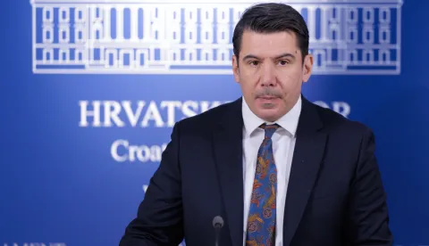 Zagreb, 20.11.2025. - Saborski zastupnik i predsjednik Mosta, Nikola Grmoja održao je konferenciju za medije s temom objava informacije o objavljenom zapisniku sa sastanka Radne skupine u Vijeću EU na kojoj se hrvatski predstavnik zalagao se za uvr&scaron;tenje odredbe o obvezi providera da dostavljaju kriptiranu komunikaciju.Na fotografiji Nikola Grmoja.foto HINA/ Edvard &Scaron;U&Scaron;AK