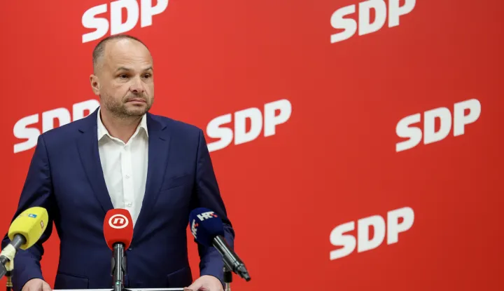 Zagreb, 08.11.2025 - Predsjednik SDP-a Sini&scaron;a Hajda&scaron; Dončić u subotu je pozvao premijera Plenkovića da u Hrvatsku vrati ustavno pravni poredak.foto HINA/ Damir SENČAR/ ds