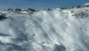 In this Handout picture made available by the Salzburg Mountain Rescue on January 17, 2026 show the scene of an avalanche near Bad Hofgastein, Austria. Five people died on January 17, 2026 in two avalanches in the Alps in Austria, the Austrian public broadcaster group ORF said. (Photo by various sources/AFP)/Austria OUT/RESTRICTED TO EDITORIAL USE - MANDATORY CREDIT "AFP PHOTO/APA/ Salzburg Mountain Rescue- HANDOUT - NO MARKETING NO ADVERTISING CAMPAIGNS - DISTRIBUTED AS A SERVICE TO CLIENTS