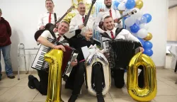 Milosava Božić proslavila stotu sa sto rođaka i susjeda