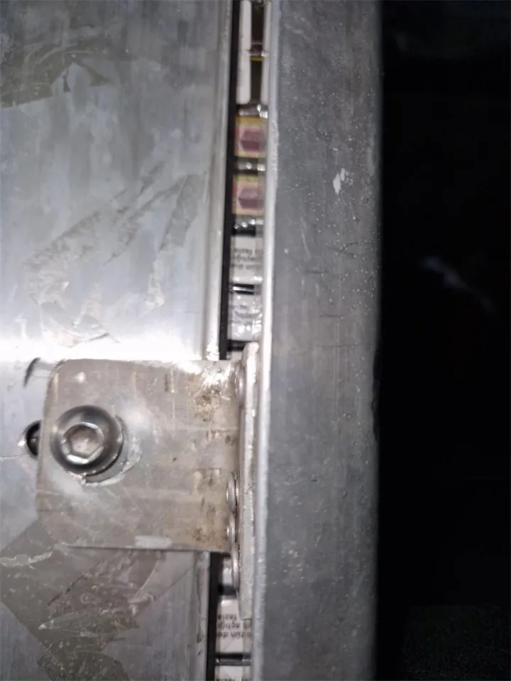 Policijski službenici Postaje granične policije Beli Manastir su 16. siječnja u 3.38 sati na graničnom prijelazu Batina, tijekom obavljanja granične kontrole, izdvojili teretno vozilo s priključnim vozilom turskih nacionalnih oznaka s kojim je kao ulazni putnik u Republiku Hrvatsku upravljao 40-godi&scaron;nji državljanin Turske, za koje je pregledom priključnog vozila uz pomoć policijske opreme utvrđen prijevoz neprijavljene robe.