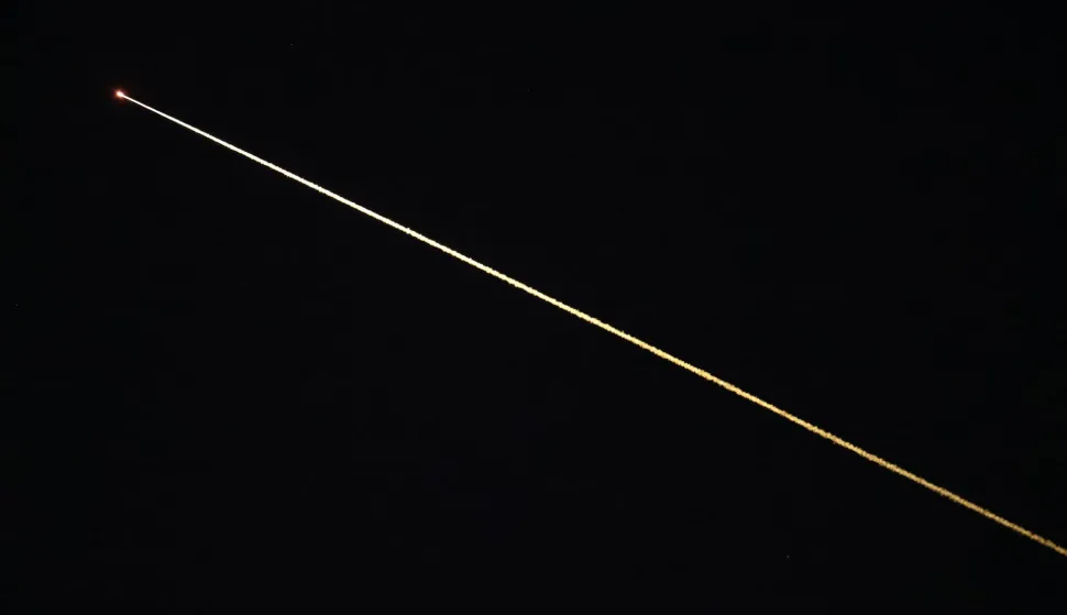 The SpaceX Dragon capsule Crew 11 returns early to Earth from space due to an astronaut?s medical issue as seen during reentry over Los Angeles, California on January 15, 2026 carrying NASA astronauts Mike Fincke and Zena Cardman, Japan Aerospace Exploration Agency (JAXA) astronaut Kimiya Yui, and Roscosmos cosmonaut Oleg Platonov. Four crewmembers departed the International Space Station on January 14 after a medical issue prompted their mission to be cut a month short -- a first for the orbiting laboratory. The US space agency has declined to disclose which crewmember has the health problem or give details about the issue, but it has stressed the return is not an emergency situation. The affected crewmember "was and continues to be in stable condition," NASA official Rob Navias said on January 14. (Photo by Patrick T. Fallon/AFP)