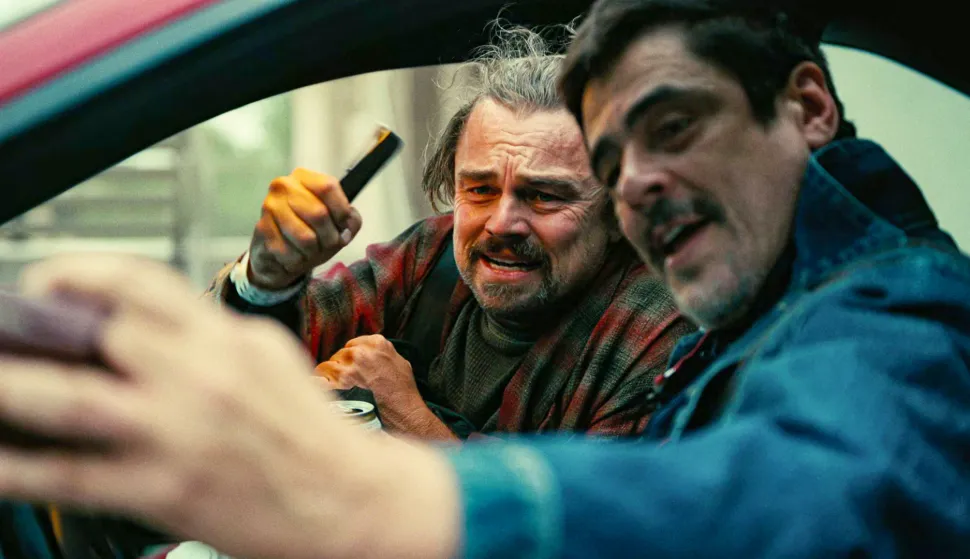 USA. Benicio Del Toro and Leonardo DiCaprio in a scene from (C)Warner Bros. new movie: One Battle After Another (2025). Plot: When their evil enemy resurfaces after 16 years, a group of ex-revolutionaries reunites to rescue one of their own's daughter. Ref: LMK106-J11525-130126 Supplied by LMKMEDIA. Editorial Only. Landmark Media is not the copyright owner of these Film or TV stills but provides a service only for recognised Media outlets. pictures@lmkmedia.com Photo: Supplied by LMK/ipa-agency.net/IPA