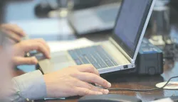 RIJEKA,30.10.2012. RIJEKAKOLEGIJA GRADONAČELNIKA NA FOTO:RAČUNALO, INFORMATIKA, KOMPJUTER....SNIMIO: SERGEJ DRECHSLER