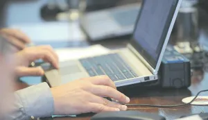 RIJEKA,30.10.2012. RIJEKAKOLEGIJA GRADONAČELNIKA NA FOTO:RAČUNALO, INFORMATIKA, KOMPJUTER....SNIMIO: SERGEJ DRECHSLER