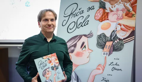 Luka Oman predstavio slikovnicu &ldquo;Priča sa sela&rdquo;: Ljudi nisu zli, nego su naučeni na normalizaciju zla