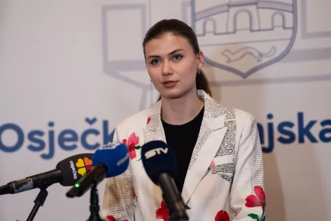 Osijek, 20. 1. 2026., Dodjela stipendija učenicima i studentimaLeonarda Nago; stipendistica; studentica; stipendije; stipendisti; učenici; studenti; obrazovanje; &scaron;kolovanje