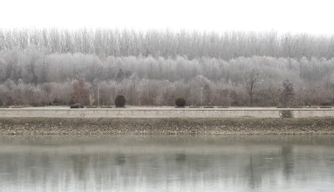 Osijek, 21. 01. 2026., Zimska reportaža, Sibirska fronta, zima, hladno vrijeme, snijeg, inje, Drava; rijeka Drava; ilustracija SNIMIO BRUNO JOBST