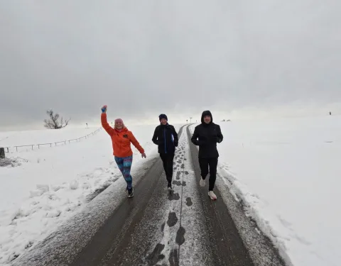 Neumorna ekipa iz udruge &ldquo;Zdravo trčanje&rdquo; trči po 35 km na minusima pripremajući se za maraton u 30 stupnjeva toplijem Dubaiju