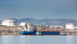 06.02.2018., Krk - Postrojenje JANAf-a. Luka Omisalj, smjestena na sjevernoj strani otoka Krka u zaljevu Omislja, idealna je za prihvat i otpremu nafte a svojim je polozajem zasticena od naleta jakog vjetra i utjecaja valova. Dva tankerska veza s dubinom mora od 30 metara mogu bez ogranicenja prihvatiti i najvece tankere. Pomocu peljara i tegljaca citava operacija okretanja i vezivanja cak i VLCC tankera ne traje duze od 3 sata. "nPhoto: Nel Pavletic/PIXSELL 