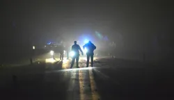 17.11.2017., Krizevci, Sv. Ivan Zabno - U stravicnoj prometnoj nesreci prije ponoci poginuo je mladic koji je upravljao osobnim automobilom, a koji se izravno sudario sa tegljacem na drzavnoj cesti DC-28 u mjestu Sveti Ivan Zabno. Od siline udarca automobil je smrskan do neprepoznatljivosti te je zavrsio u dvorisu u bundevama, a kamion se izokrenuo u suprotni smjer i zavrsio u jarku na suprotnoj strani kolnika. Promet prema Zagrebu i Bjelovaru je tijekom noci preusmjeravan, a policijski ocevid je trajao do iza 04 sata ujutro, pa jos nisu poznati detalji ove tragicne nesrece. Photo: Damir Spehar/PIXSELL------3 st colorcrna kronika