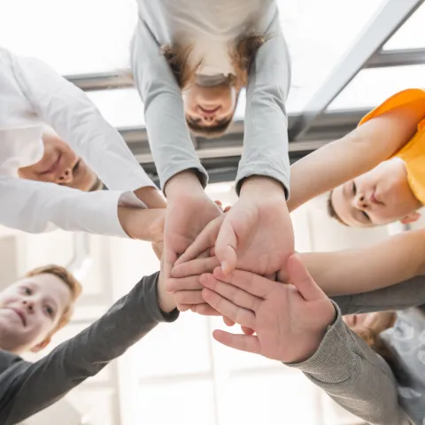 Children Teamwork djeca vrtić ilustracija freepik