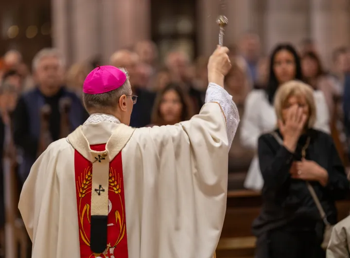 31.03.2024. Osijek - Na Uskrs sredisnje euharistijsko slavlje u konkatedrali sv. Petra i Pavla predvodio je đakovačko-osječki nadbiskup Đuro Hranić. Photo: Borna Jaksic/PIXSELL