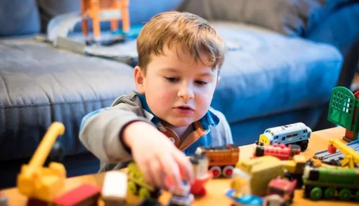 Djeca imaju previ&scaron;e igračakailustracija