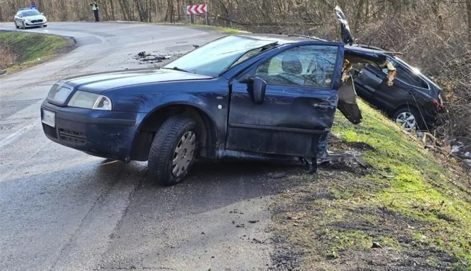 &Scaron;koda prepolovljena nakon sudara, ozlijeđeno &scaron;est osoba