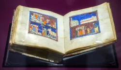 01.02.2020., Sarajevo, Bosna i Hercegovina - Povodom 132. rodjendana Zemaljskog muzeja otvorena je soba Sarajevske hagade. Sarajevska hagada je zidovski rukopisno-oslikani kodeks koji je nastao u drugoj polovini 14. stoljeca na sjeveru Spanjolske. U Bosnu i Hercegovinu donijeli su je protjerani Sefardi. Ova hagada pripada skupini sefardskih hagada, a njih je u cijelom svijetu sacuvano ukupno 15. Na hebrejskom jeziku hagada je prica i smatra se jednom od najljepsih knjiga ove vrste. Hagada je u ratu sacuvana u jednoj od dzamija na Bjelasnici a prije toga, pripadala je sarajevskoj jevrejskoj porodici Kohen.rPhoto: Armin Durgut/PIXSELL