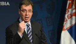 Beograd, 13.12.2016 - Srbijanski premijer Aleksandar Vučić izjavio je u utorak kako neće dopustiti da Srbiju bilo tko "poniava i gazi", osobito ne Hrvatska koju je nazvao "falsifikatom europskih vrijednosti", nakon to je Zagreb blokirao otvaranje jednog poglavlja u pristupnim pregovorima Srbije s EU-om.foto HINA/ Tanjug/ Dragan KUJUNDIĆ/ ik