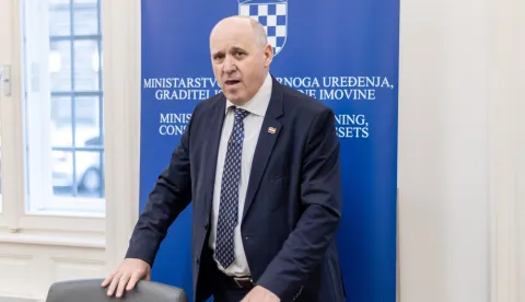 Zagreb, 26.1.2026 - Potpredsjednik Vlade i ministar prostornoga uređenja, graditeljstva i državne imovine Branko Bačić obi&scaron;ao je gradili&scaron;ta poslijepotresne obnove u centru Zagreba.Foto Hina/ Dario GRZELJ/ dag