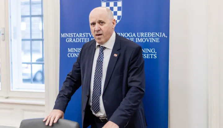 Zagreb, 26.1.2026 - Potpredsjednik Vlade i ministar prostornoga uređenja, graditeljstva i državne imovine Branko Bačić obi&scaron;ao je gradili&scaron;ta poslijepotresne obnove u centru Zagreba.Foto Hina/ Dario GRZELJ/ dag