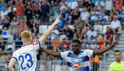 NK Osijek. Opus Arena. Prijateljski susret Osijek - Slaven Belupo. Luka Vrbančić, Yannick Toure