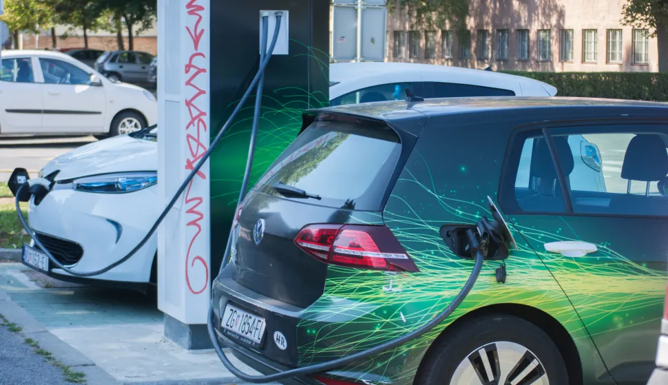 OSIJEK- 03.09.2021., punionica za električne automobile u Istarskoj sve popularnija, slobodnjak, ilustracija, punjenje električnih automobila.Foto: Andrea Ilakovac